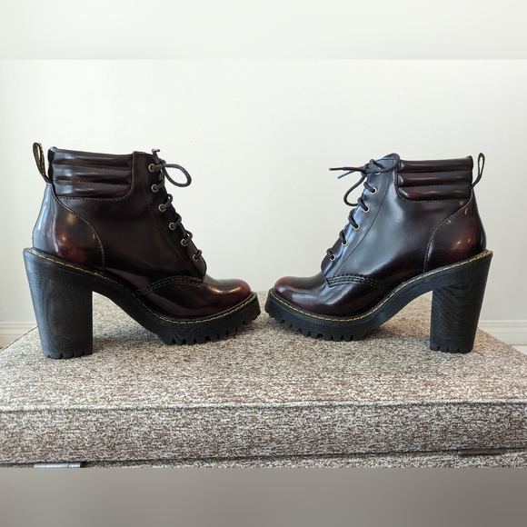 Dr. Martens Persephone Boots, US 7 - Picture 5 of 12